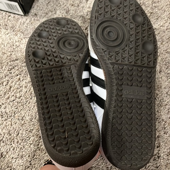 adidas Samba ADV White, Black & Gum Skate Shoes sz 4.5 like new! Fits sz6 women - Picture 4 of 6